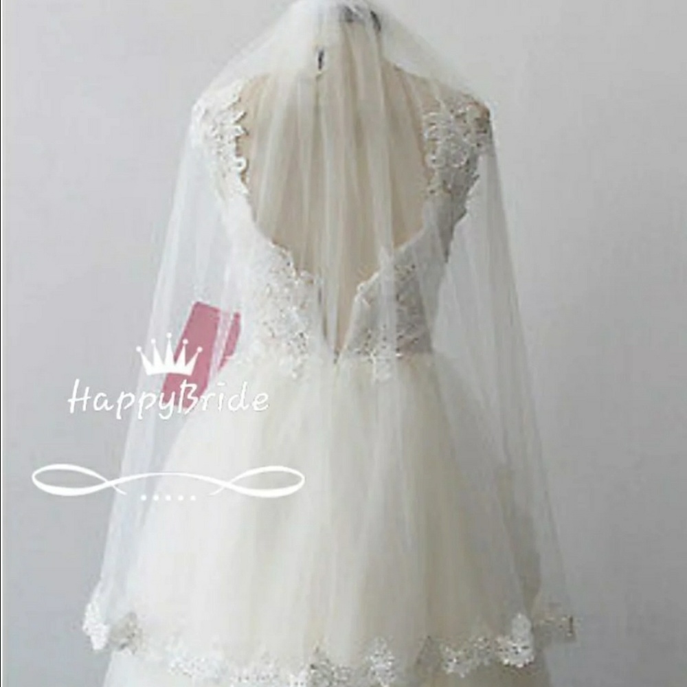 - Beautiful Lace & Sequins Wedding Veil